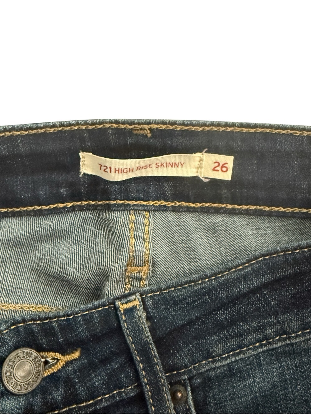 Levi’s 721 High Rise Skinny Jeans in Medium Wash! Size 26! - Picture 5 of 6